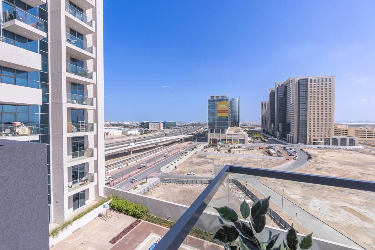 Bright And Airy Studio Apartment At Azizi Aura In Jebel Ali! Dubai Exterior photo