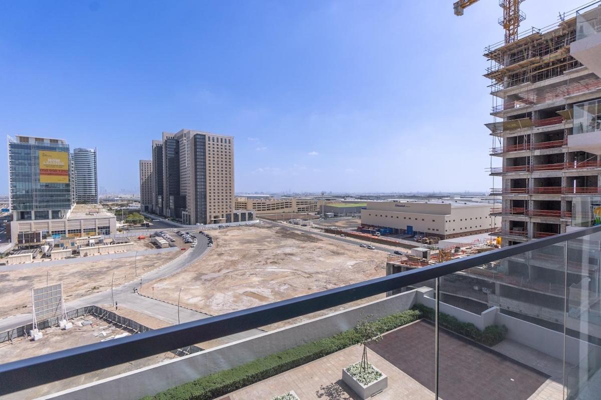 Bright And Airy Studio Apartment At Azizi Aura In Jebel Ali! Dubai Exterior photo