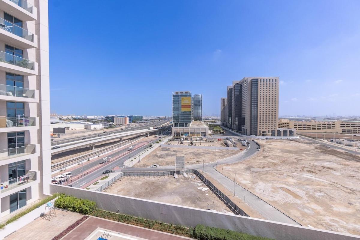 Bright And Airy Studio Apartment At Azizi Aura In Jebel Ali! Dubai Exterior photo